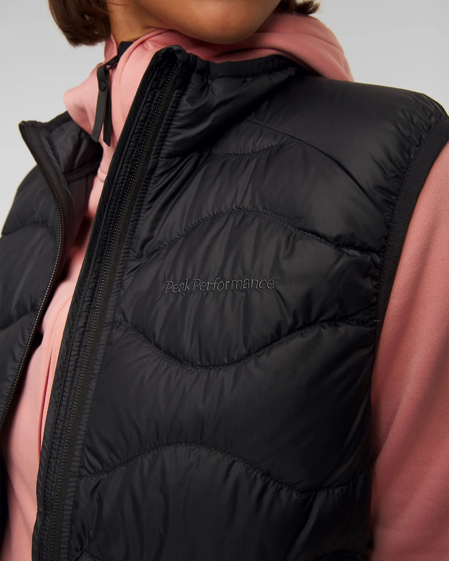 Gilet con piumino da donna Peak Performance Helium G79619030-50