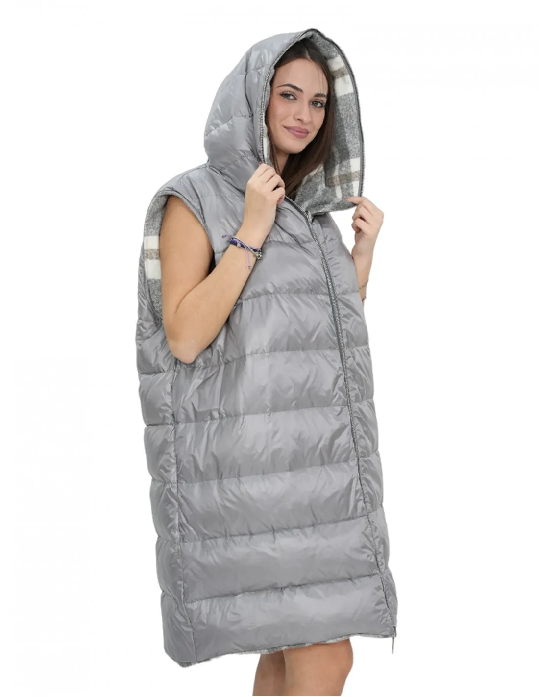 Smanicato gilet reversibile 48 grigio fantasia a quadri da un lato e l'altro piumino con cappuccio e zip 