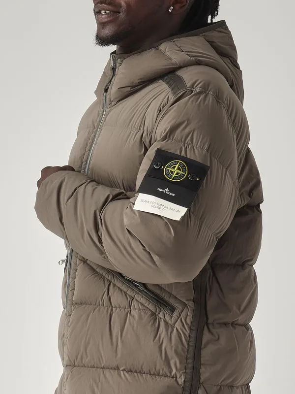 STONE ISLAND  Piumino uomo Stone Island in nylon tinto in capo Grigio Scuro